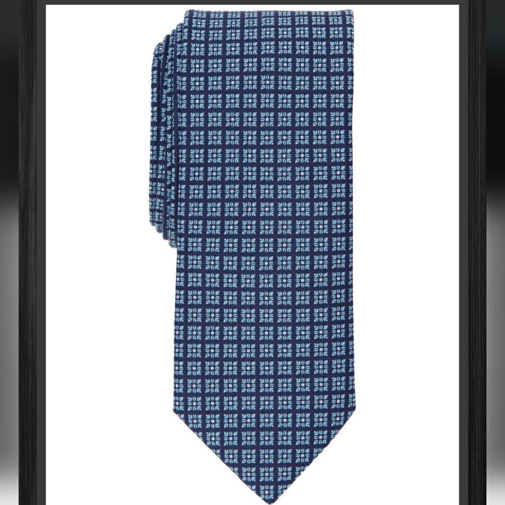 Bar III Markey Medallion Tie